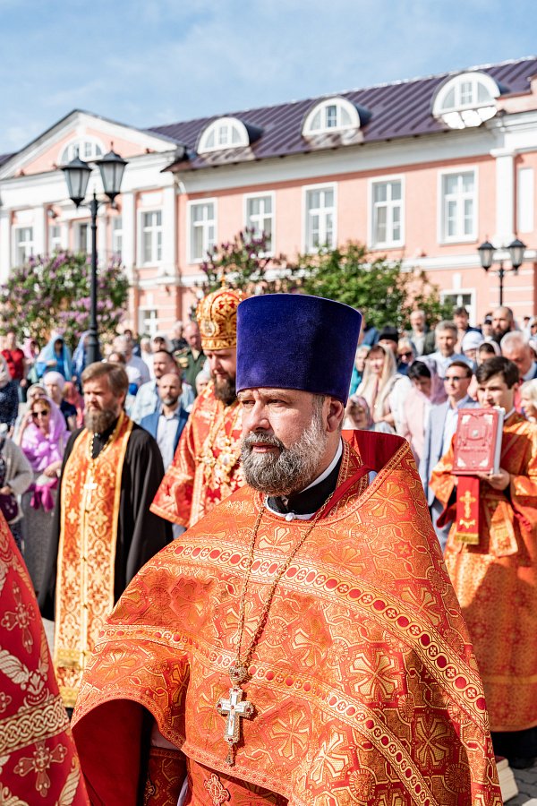 Божественная литургия во Введенском Владычнем монастыре города Серпухова